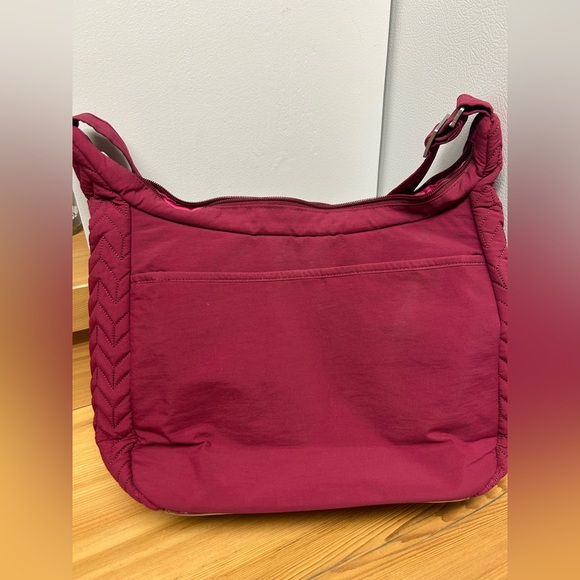 Lug Puddle Jumper Crossbody – Berry / Wine – 10 Pockets + Bottle Holder - Picture 10 of 12